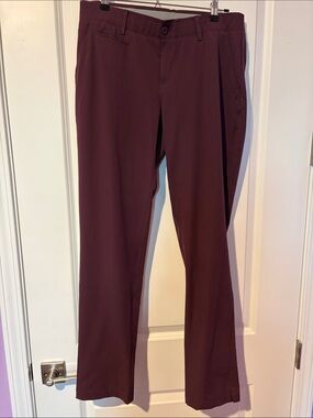 NWOT! Under Armour Women’s Burgundy Performance Pants. Size 10